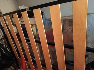 Somier de madera y metal
