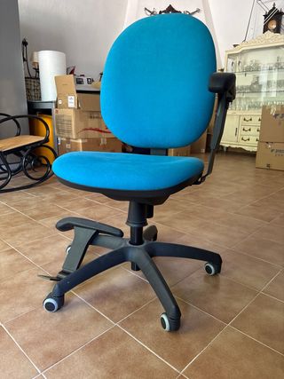 Silla oficina giratoria azul
