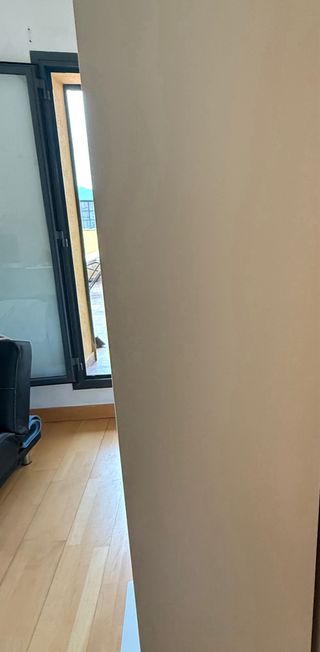 Libreria IKEA blanca y beige