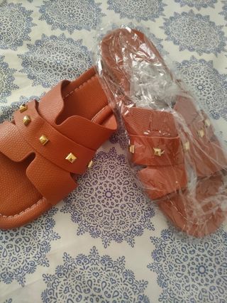 Sandalias planas marrones -talla 37
