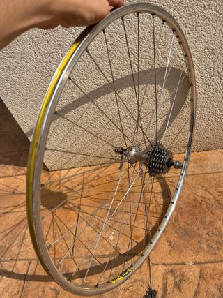Llanta trasera bici clásica