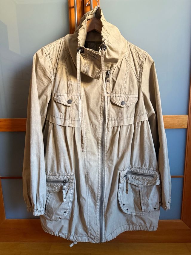 Gabardina Zara beige talla M