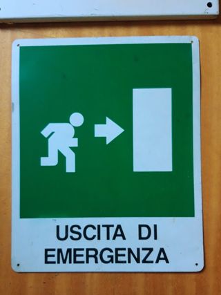 Segnaletica uscita di emergenza