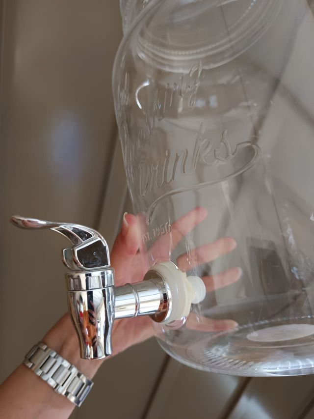 Dispensador bebidas de plástico