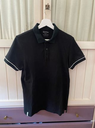 Polo Bershka negro talla S