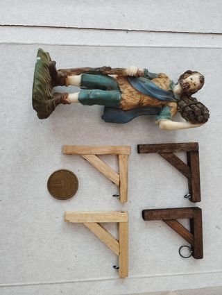 Pescantes en miniatura de madera