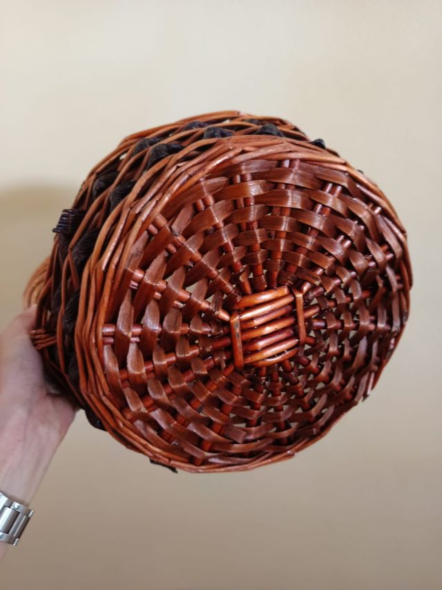 Cesta mimbre marrón