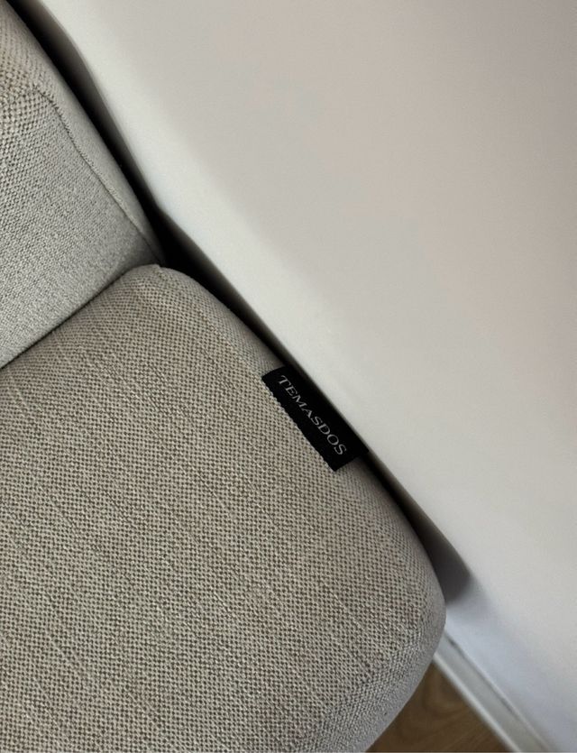 Sofá Temasdos Bege de 3 Lugares