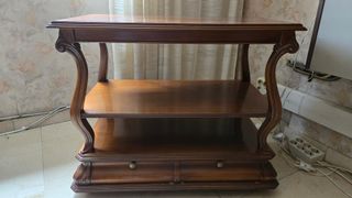 Mesa TV madera clásica