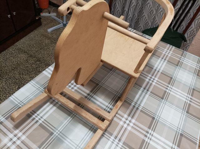 Caballo balancín antiguo de madera