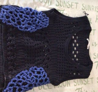 Top Zara crochet negro y azul - M