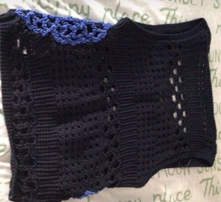 Top Zara crochet negro y azul - M