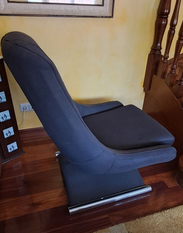 Sillón giratorio azul - Moderno