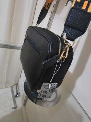 Borsa a tracolla nera e arancione