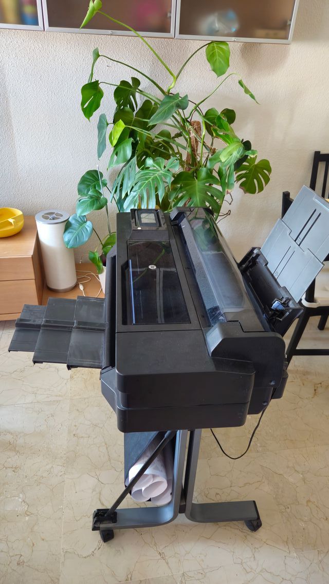 Impresora Plotter HP DesignJet T520+Tinta