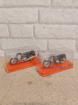 2 Motos BMW R27 Clásicas a escala
