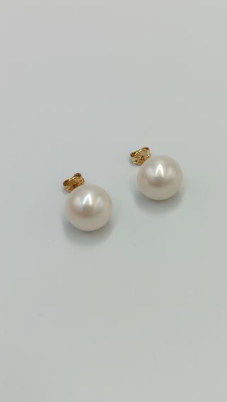 Pendientes de oro de 18kt y perla.
