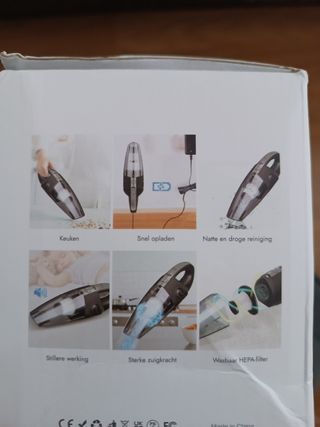 Aspirador de coche, con accesorios. A batería.