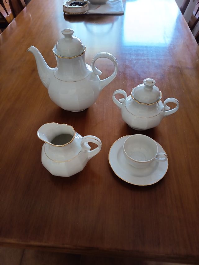 Juego café porcelana dorado