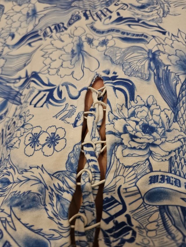 Crop top manga larga azul y blanco