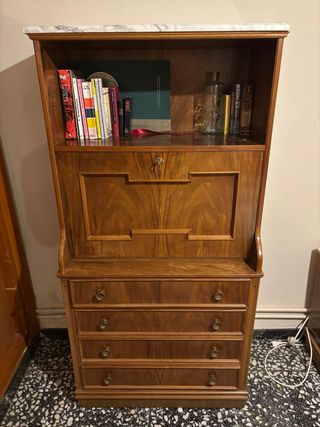 Secreter antiguo con mármol –escritorio y librería