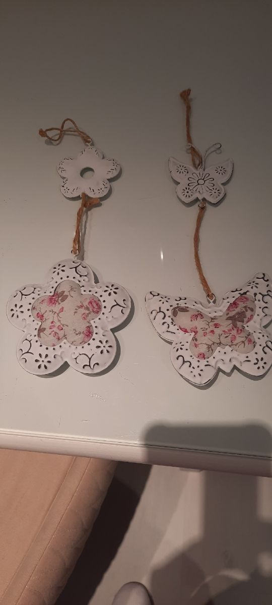 Adornos colgantes: flores & mariposas