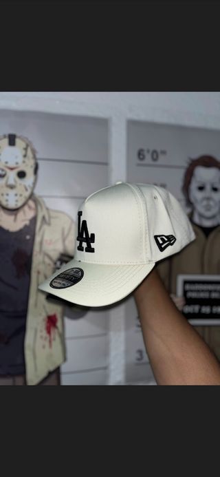 Gorras New Era beige/negro