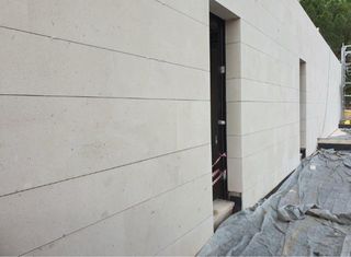 Caliza Capri: Vierteaguas, albardillas, baldosa.