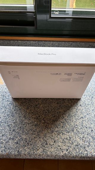 MacBook Pro - Caja nueva