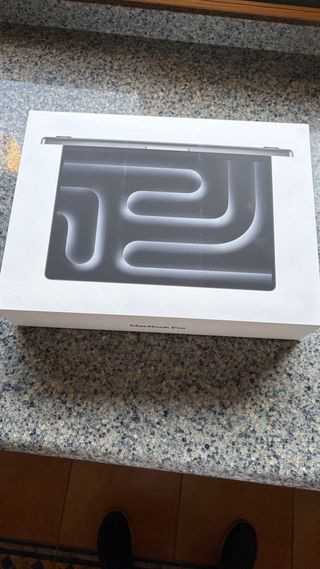 MacBook Pro - Caja nueva