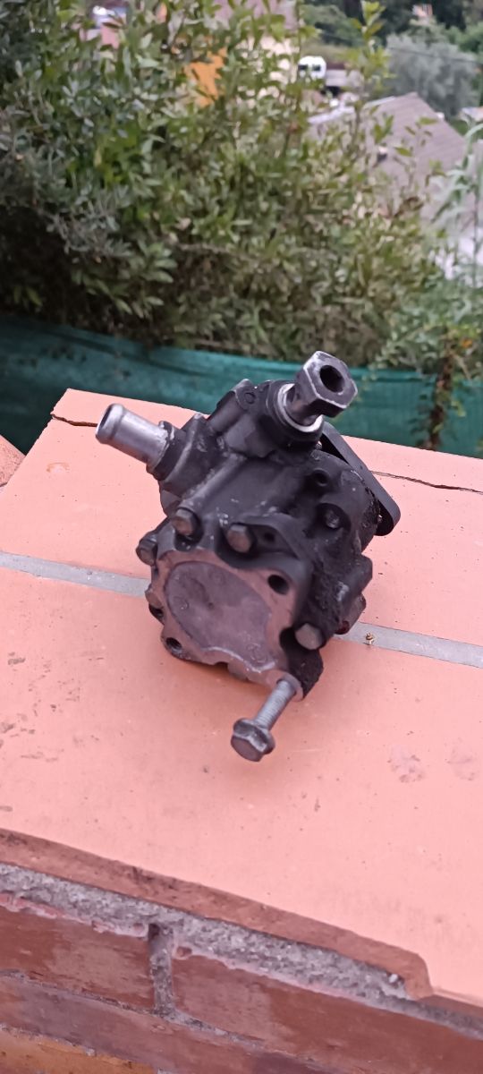 Bomba dirección Audi A4 B7