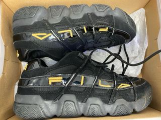 Zapatillas Fila - Negras y Doradas