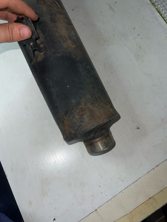 Escape de serie Suzuki LTZ