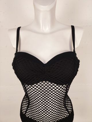 Costume intero nero a rete