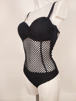 Costume intero nero a rete