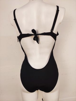 Costume intero nero a rete