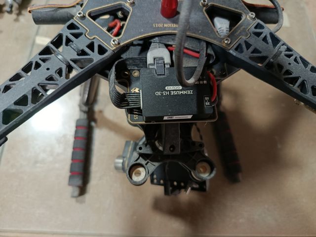 Drone com DJI Naza V2  e Zenmuse H3-2D