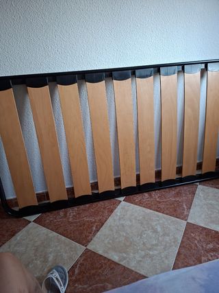 Somier 90 - Madera y metal con 4 patas