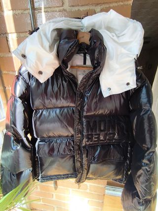 Plumas Moncler negras