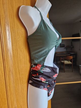 Bañador premamá. Talla XL. Nuevo