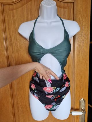 Bañador premamá. Talla XL. Nuevo. 