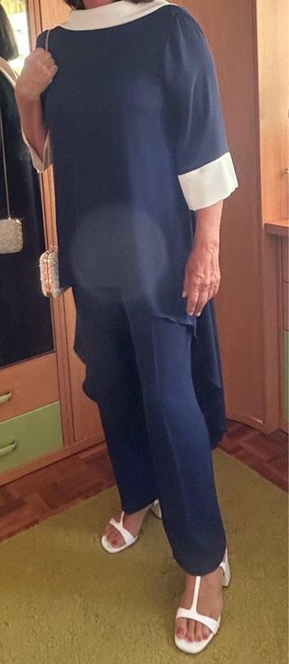 Traje ceremonia mujer azul blanco