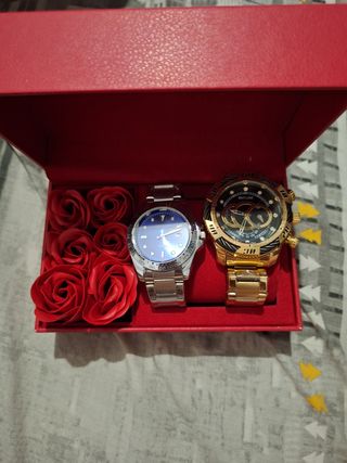 Relojes SKYLINE dorados y plateados