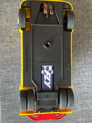 Camión Mercedes Benz Atego FLY no Scalextric