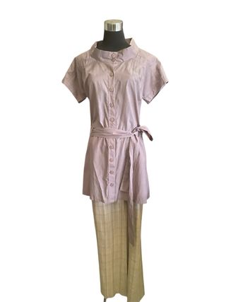 Camisola larga y minimalista
Ici et Maintenant