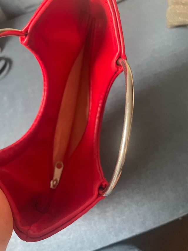 4 bolsos: rojo, negro, étnico