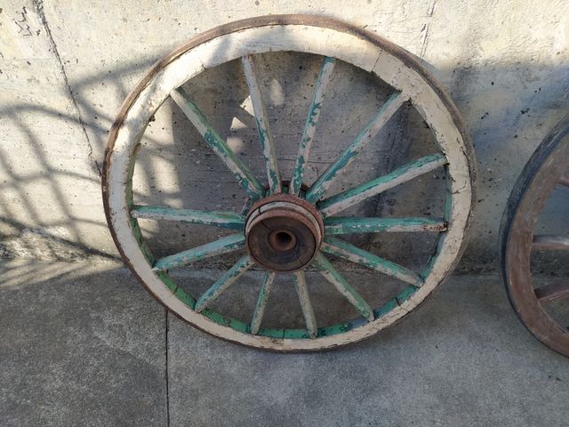 Ruedas de carro de bueyes/vacas antiguo