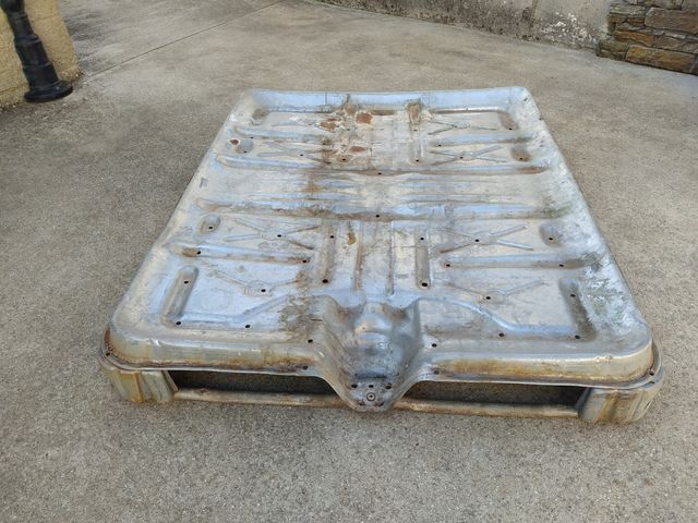 Palet metálico (jaula GRG).