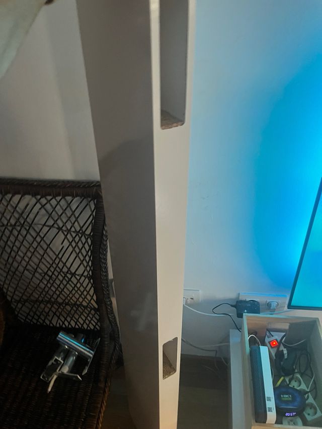 Estanteria blanca maciza