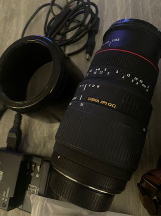 Nikon D60 + Objetivo 18-55mm VR